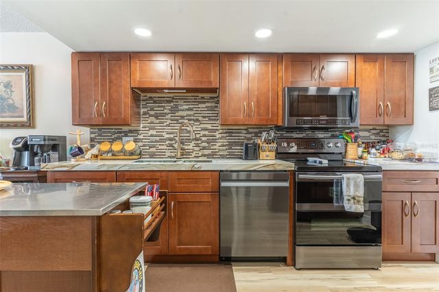700 MIRROR TERRACE NW 511, Winter Haven, FL 33881
