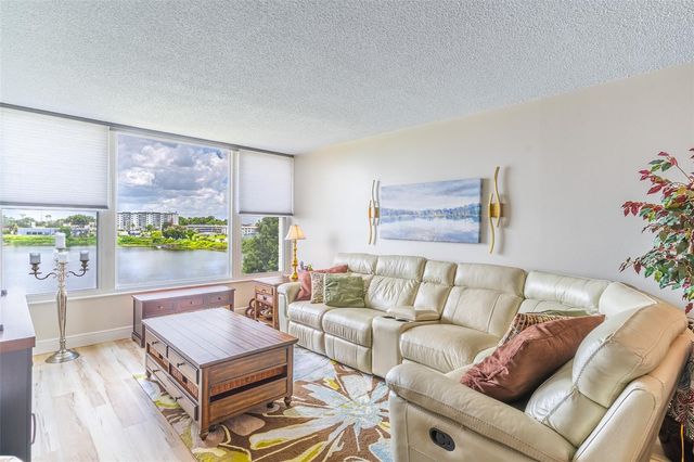 700 MIRROR TERRACE NW 511, Winter Haven, FL 33881