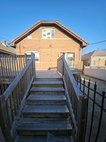 2914 Maple Avenue, Berwyn, IL 60402
