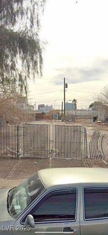 211 Jackson Avenue, Las Vegas, NV 89106