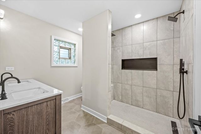 662 Orchard Court, Roselle, IL 60172
