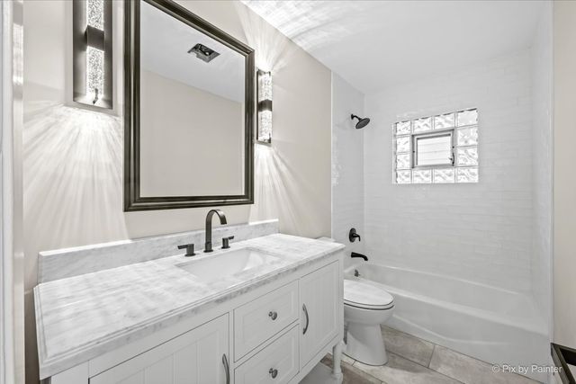 662 Orchard Court, Roselle, IL 60172