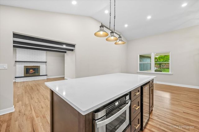 662 Orchard Court, Roselle, IL 60172