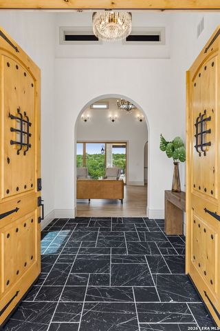 107 SUNRISE DR, Boerne, TX 78006