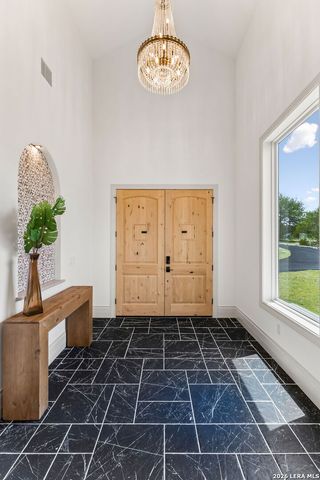 107 SUNRISE DR, Boerne, TX 78006