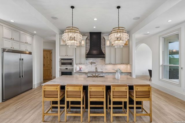 107 SUNRISE DR, Boerne, TX 78006