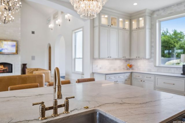 107 SUNRISE DR, Boerne, TX 78006