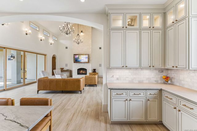 107 SUNRISE DR, Boerne, TX 78006