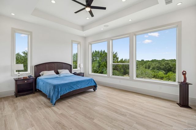 107 SUNRISE DR, Boerne, TX 78006