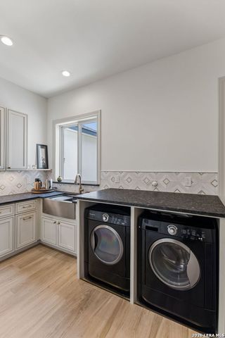 107 SUNRISE DR, Boerne, TX 78006
