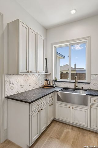 107 SUNRISE DR, Boerne, TX 78006