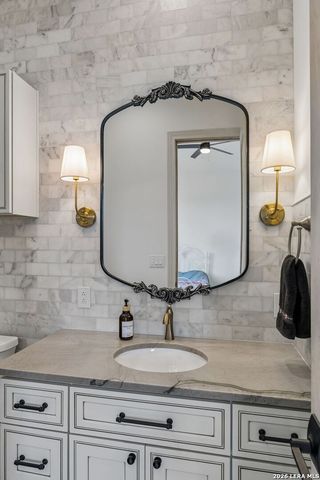 107 SUNRISE DR, Boerne, TX 78006