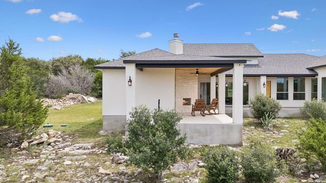 107 SUNRISE DR, Boerne, TX 78006