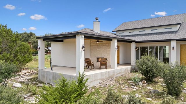 107 SUNRISE DR, Boerne, TX 78006