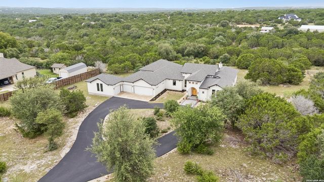 107 SUNRISE DR, Boerne, TX 78006