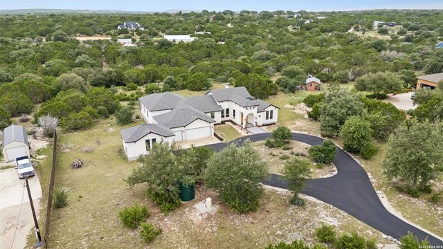 107 SUNRISE DR, Boerne, TX 78006