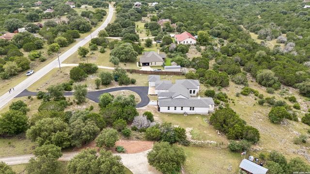 107 SUNRISE DR, Boerne, TX 78006