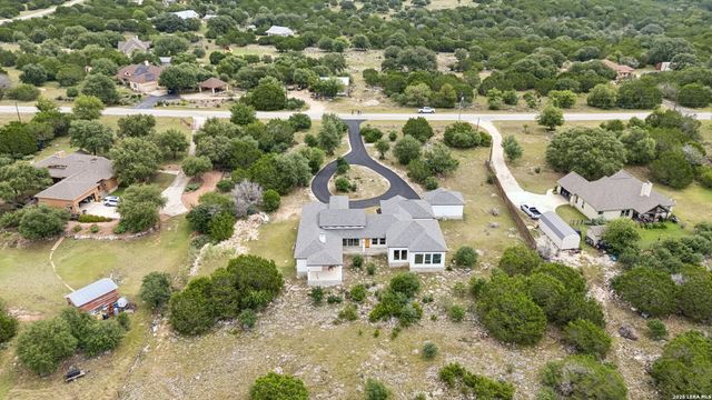 107 SUNRISE DR, Boerne, TX 78006