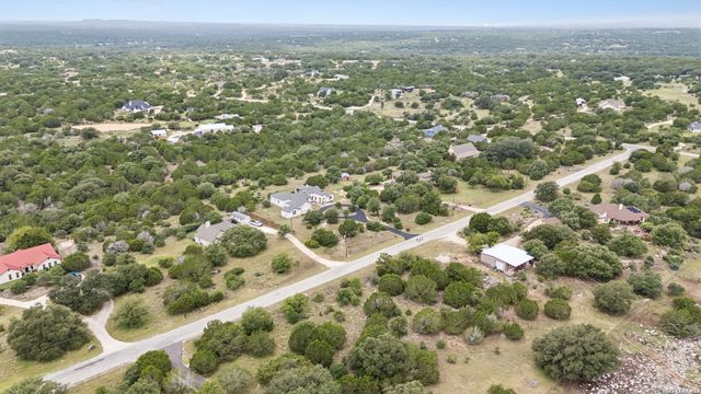107 SUNRISE DR, Boerne, TX 78006