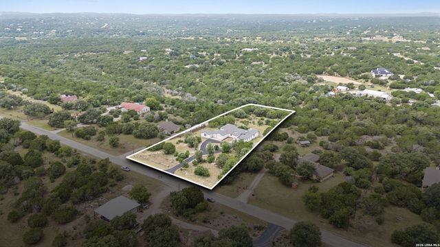 107 SUNRISE DR, Boerne, TX 78006