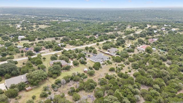 107 SUNRISE DR, Boerne, TX 78006