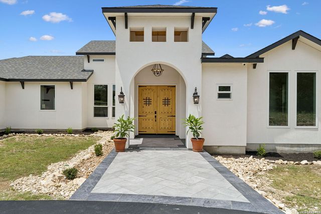 107 SUNRISE DR, Boerne, TX 78006
