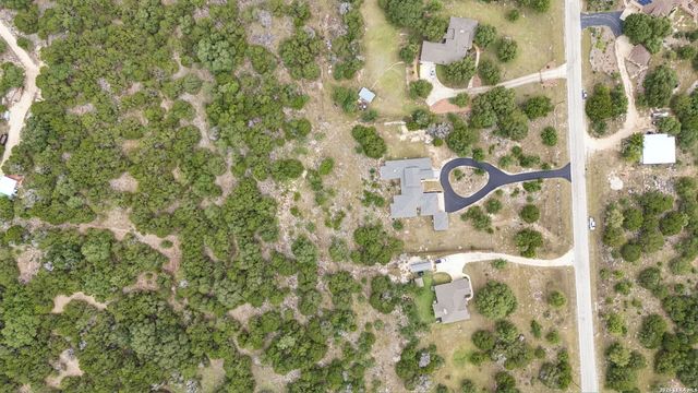 107 SUNRISE DR, Boerne, TX 78006