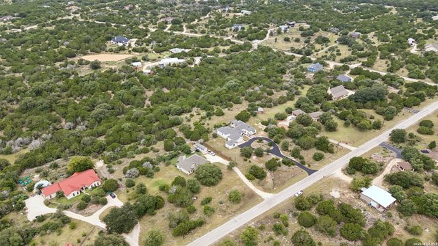 107 SUNRISE DR, Boerne, TX 78006