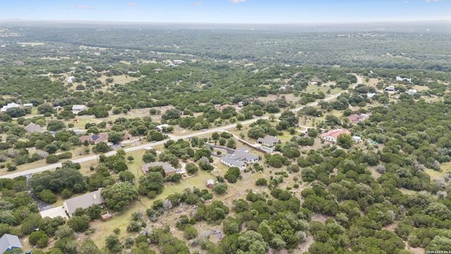 107 SUNRISE DR, Boerne, TX 78006