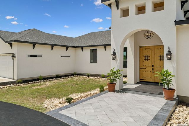 107 SUNRISE DR, Boerne, TX 78006