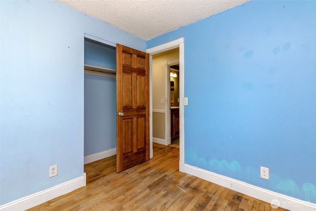 24700 21st Ave S, Des Moines, WA 98189