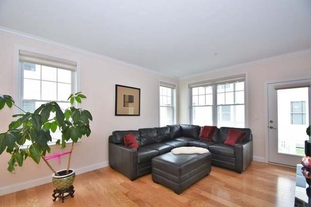 855 Main 33, Woburn, MA 01801
