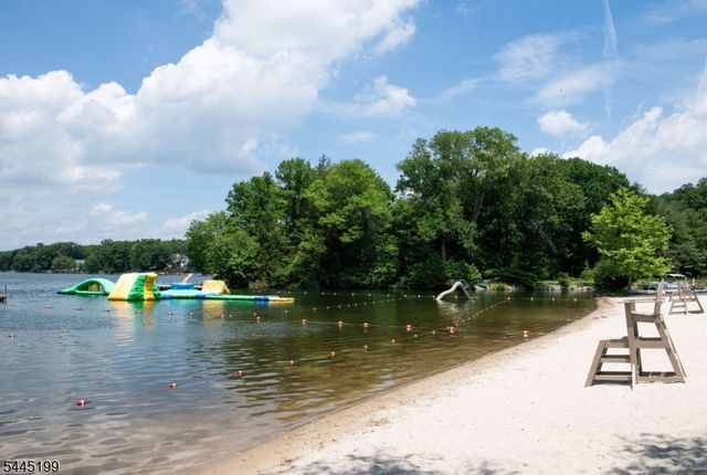 31 Osceola Rd, Wayne Twp., NJ 07470