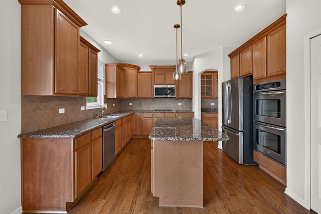 16055 Selfridge Circle, Plainfield, IL 60586