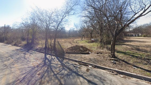 4624 Sunshine Drive, Fort Worth, TX 76105