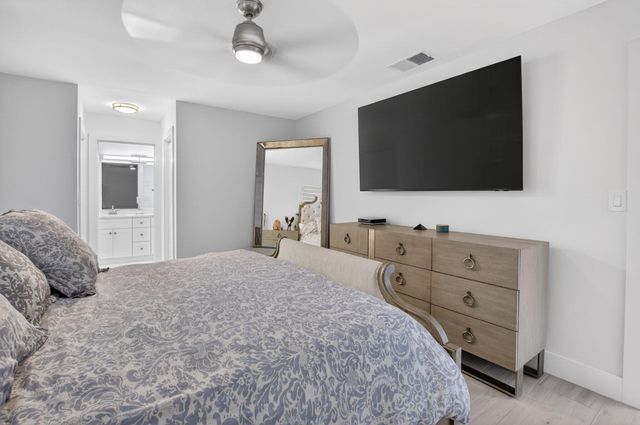 658 NW 7th Avenue, Boca Raton, FL 33486