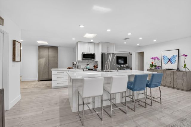 658 NW 7th Avenue, Boca Raton, FL 33486