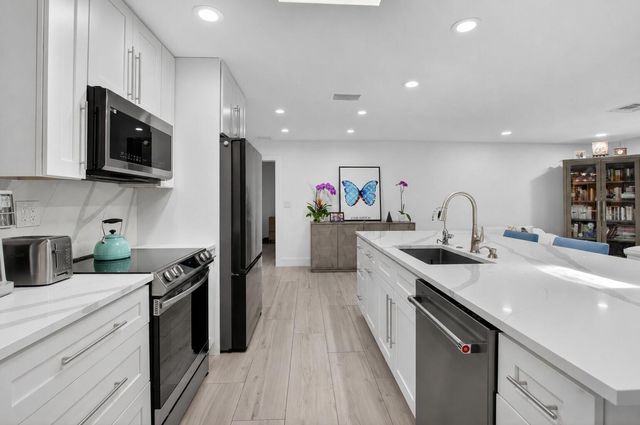658 NW 7th Avenue, Boca Raton, FL 33486