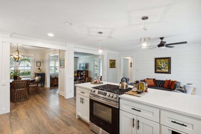 31 Farmfield Avenue, Charleston, SC 29407