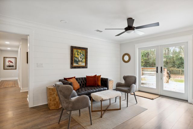 31 Farmfield Avenue, Charleston, SC 29407