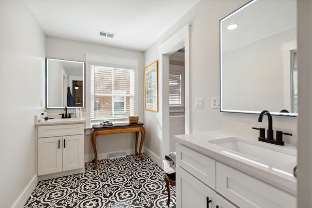 31 Farmfield Avenue, Charleston, SC 29407