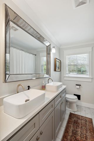 31 Farmfield Avenue, Charleston, SC 29407