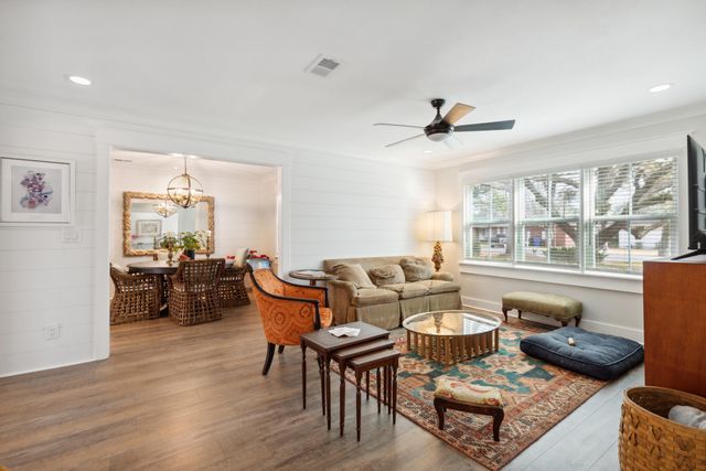 31 Farmfield Avenue, Charleston, SC 29407