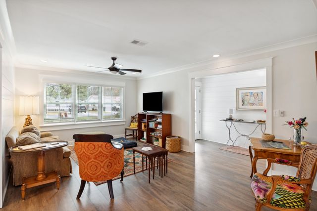 31 Farmfield Avenue, Charleston, SC 29407