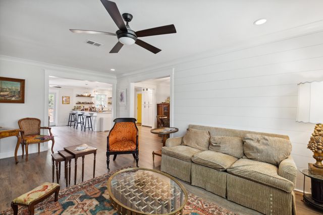 31 Farmfield Avenue, Charleston, SC 29407