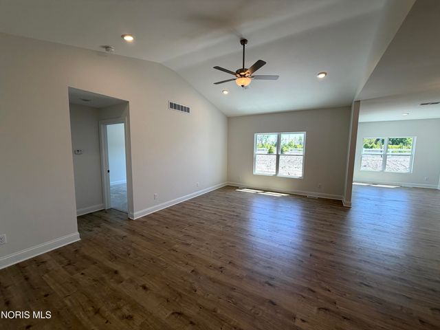 5032 Easton Drive, Oregon, OH 43616