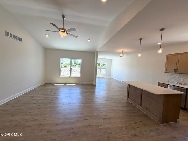5032 Easton Drive, Oregon, OH 43616