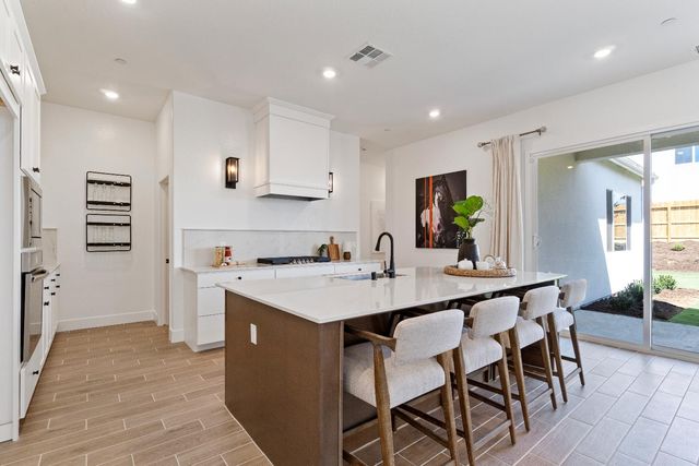 856 Traverse Drive S, Madera, CA 93636