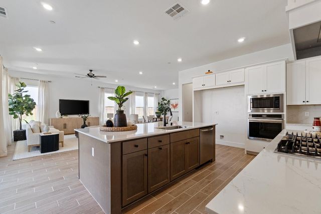 856 Traverse Drive S, Madera, CA 93636