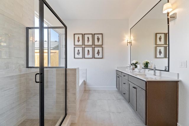 856 Traverse Drive S, Madera, CA 93636